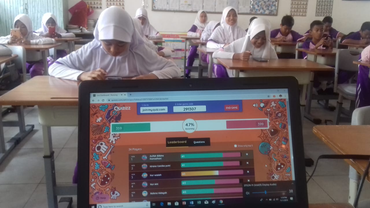 Baiklah, mari kita bahas literasi digital di sekolah secara mendalam dengan gaya penulisan edukatif dan ilmiah, layaknya sebuah artikel ensiklopedia.